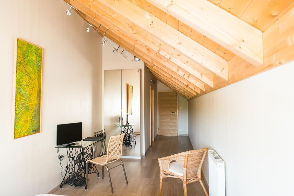 Ame De La Terre Acomodação com café da manhã Ruffey-lès-Échirey Quarto foto